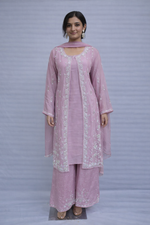 Load image into Gallery viewer, Long dress with central cut in crepe fabric