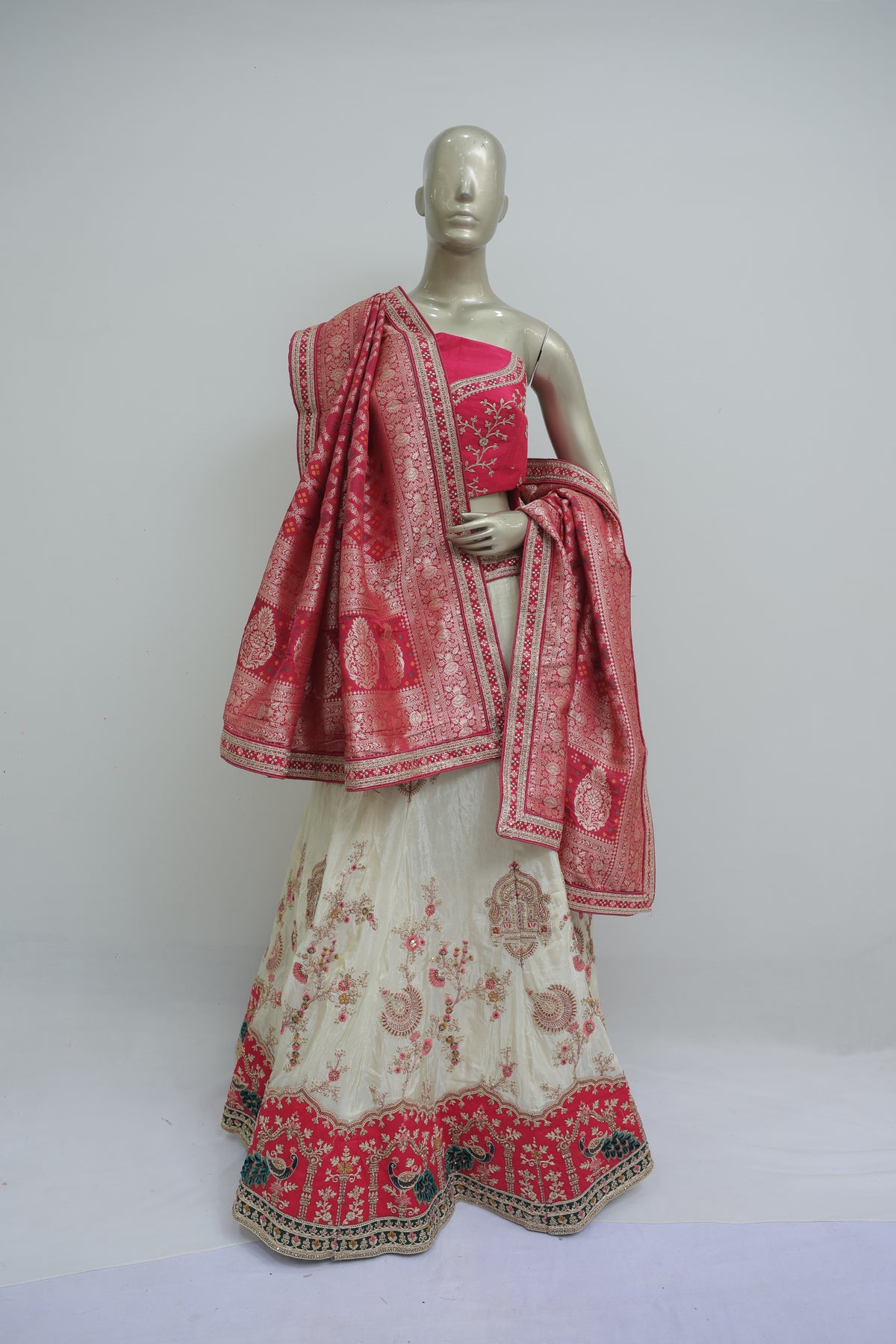 Cream magenta lehenga chunni with kashab jari work