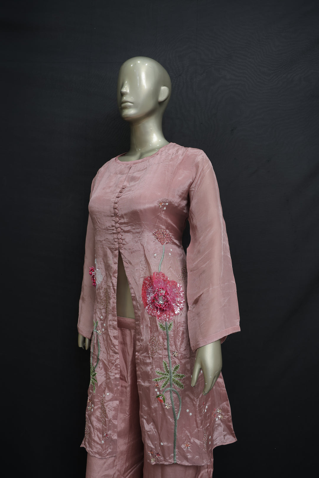 Light onion kurta pants with resham work