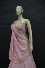 Load image into Gallery viewer, Festive wear lehenga chunni with handcrafted details

