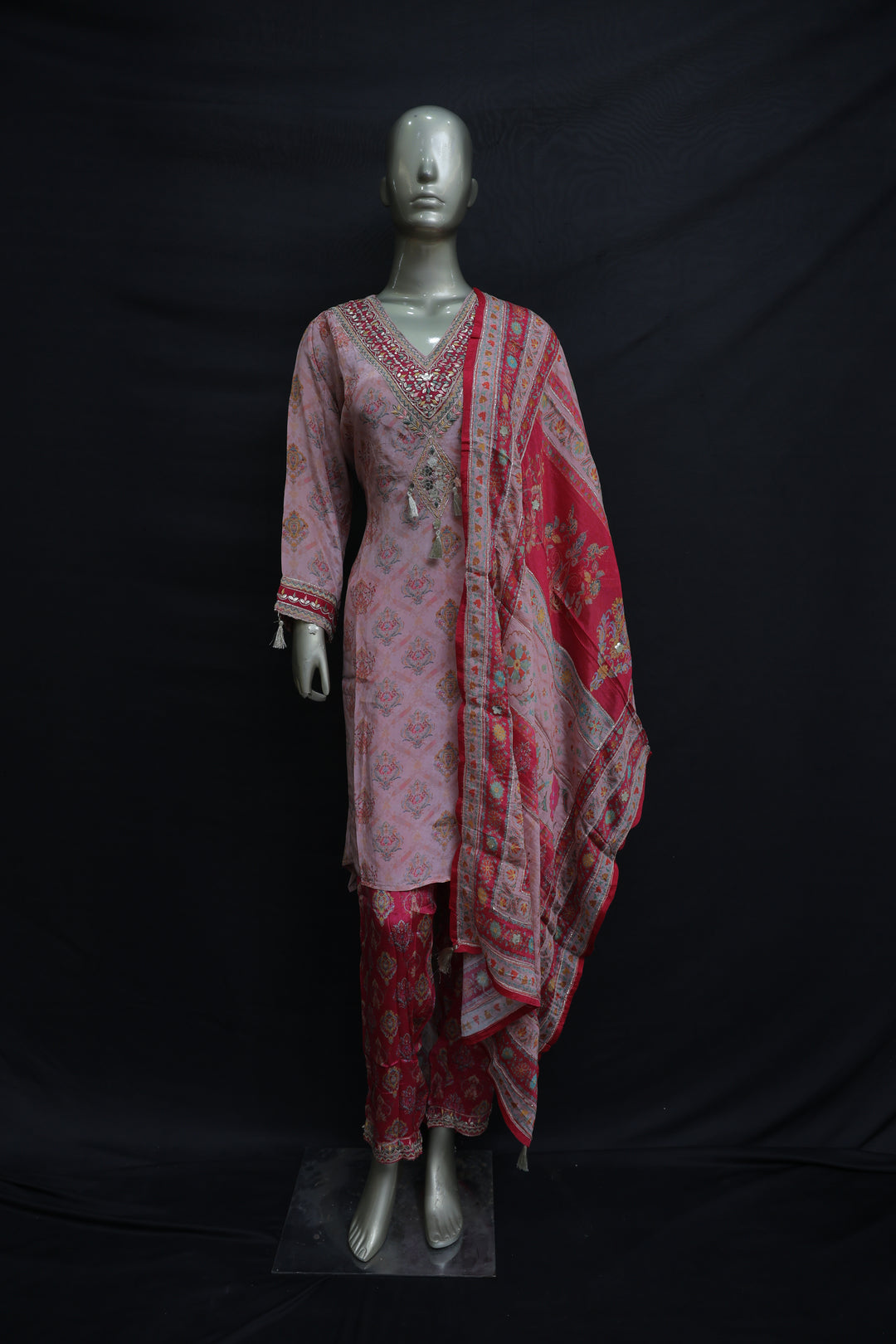 Kurta plazo with dupatta in pink and magenta colour
