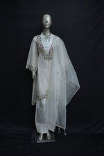 Load image into Gallery viewer, Kurta farshi salwar with dupatta in light cream organza silk
