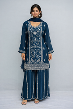 Load image into Gallery viewer, Kurta plazo set in soft crepe fabric
